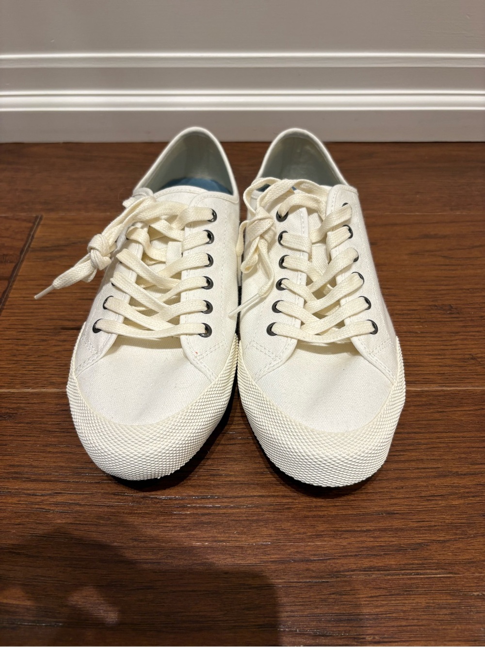 Classic Canvas SeaVees Low-Top Sneakers in Off-White